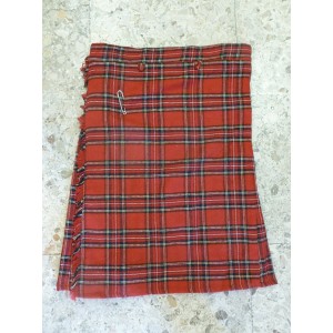 Kilt tartan rosso con cinturini laterali